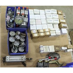 PALLET OF ASSORTED GAUGES & HYDRAULIC LEVERS