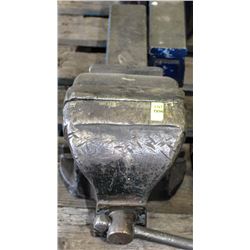HEAVY DUTY 6" BENCH VISE