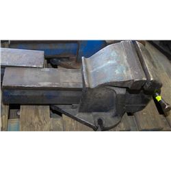 HEAVY DUTY 6" BENCH VISE