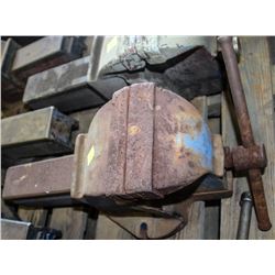 HEAVY DUTY 6" BENCH VISE