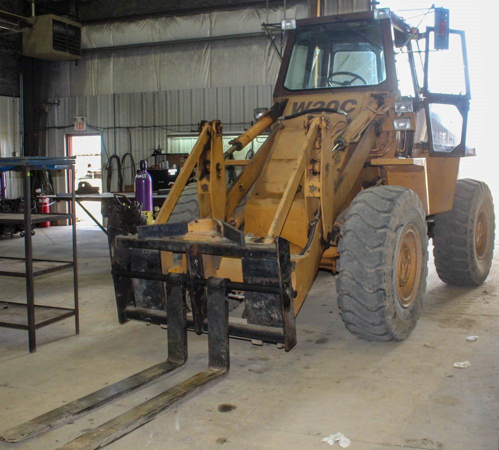 CASE W20C FRONT END LOADER W/ BUCKET & FORK
