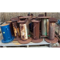 PALLET OF HEAVY DUTY LEVELING STANDS