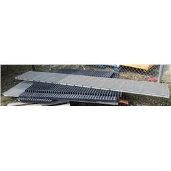 PALLET OF COMPOSITE GRATING
