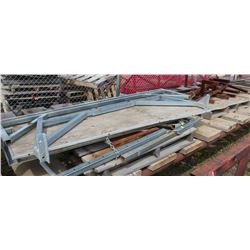 2 PALLETS OF STEEL SCAFFOLDING