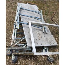 LOT OF STEEL SCAFFOLDING