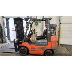 TOYOTA 5000LB FORKLIFT