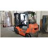 Image 4 : TOYOTA 5000LB FORKLIFT
