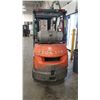 Image 5 : TOYOTA 5000LB FORKLIFT