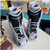 Image 3 : SALOMON AND WORLD INDUSTRIES SIZE 7 SNOWBOARD BOOTS
