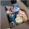 Image 2 : TWO BOXES OF TOWELS AND NEW BED LINENS