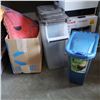 Image 2 : PET ESCORT PET TRAVEL CRATE, ASSORTED PET ITEMS - BOWLS, LEASES, DISPENSER, ETC