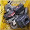 Image 2 : 2 CRATES AND TRAY OF CASTERS