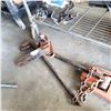 Image 1 : TRAILER HITCH W/ SWAY BARS