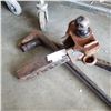 Image 2 : TRAILER HITCH W/ SWAY BARS