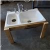 Image 1 : KOHLER PORCELAIN AND IRON DOUBLE SINK