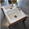 Image 4 : KOHLER PORCELAIN AND IRON DOUBLE SINK