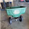 Image 3 : SCOTTS EDGE GUARD DELUXE SPREADER
