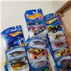 Image 2 : TRAY OF 25 NEW HOTWHEELS CARS