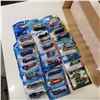 Image 1 : TRAY OF 25 NEW HOTWHEELS CARS