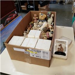 BOX OF BEAR AND SHELL FIGURES