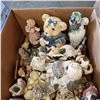 Image 2 : BOX OF BEAR AND SHELL FIGURES