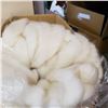 Image 3 : BOX OF WHITE WOOL YARN