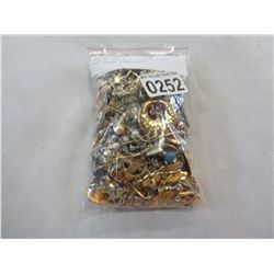 BAG OF VARIOUS GOLD, SILVER, AND OTHER JEWELLERY