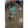 Image 4 : VINTAGE FOLDING STEP STOOL CHAIR