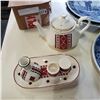 Image 3 : UKRAINIAN TEAPOT SET AND BLUE AND WHITE PLATTERS