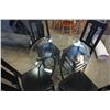 Image 2 : ROUND GLASSTOP TABLE W/ 4 CHAIRS
