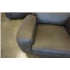 Image 3 : BRAND NEW PERTH GREY FABRIC 3 PIECE RECLINING SOFA SET LOVESEAT W/ CONSOLE - RETAIL $3099