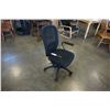 Image 2 : MESH BACK GAS LIFT OFFICE CHAIR