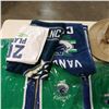 Image 2 : CANUCKS SCARVES AND HAT