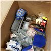 Image 2 : BOX OF DISNEY AND OTHER COLLECTBILES
