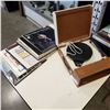 Image 1 : PHONOGRAPH AND LOT OF JAZZ RECORDS