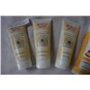 Image 2 : 3 BRAND NEW BURTS BEES DEEP CLEANSING CREAM, AND 3 BURTS BEES SUPER SHINEY CONDITIONER, RETAIL $83.9