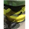 Image 3 : John Deere X304 Riding Lawn Mower LESS THAN 7 HOURS ON METER LIKE NEW