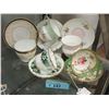 Image 1 : 5 Vintage English Bone China Tea Cup & Saucers