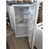 Image 2 : Frigidaire Upright Eventemp Freezer