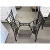 Image 1 : Vintage Cast Iron Sewing Machine Base