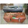 Image 1 : 2 Vintage Suitcases