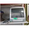 Image 1 : Vintage iMac Computer with Keyboard