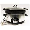 Image 1 : CROCK POT AND PLATTER WITH LID