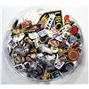 Image 1 : 7)  LOT OF 120 BUTTONS, BADGES AND LAPEL