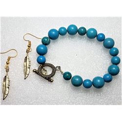21)  TURQUOISE BEAD BRACELET WITH A