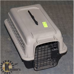 PET KENNEL, APPROXIMATE 20 X 12 X 12