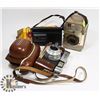 Image 1 : LOT OF THREE VINTAGE CAMERAS