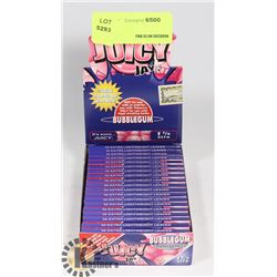 DISPLAY OF BUBBLEGUM FLAVOURED ROLLING PAPERS