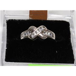 LADIES STERLING SILVER CZ RING SIZE 8