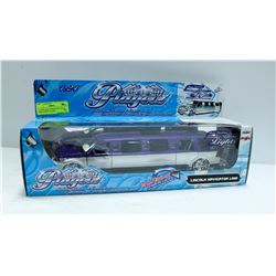 1:24 DIE CAST PURPLE LINCOLN LIMO LIGHTS IN AND
